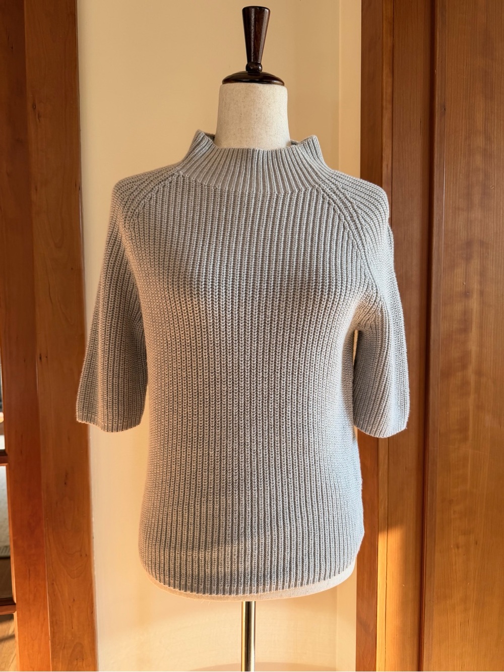 Light Dove Gray Ribbed Short-Sleeve Sweater
